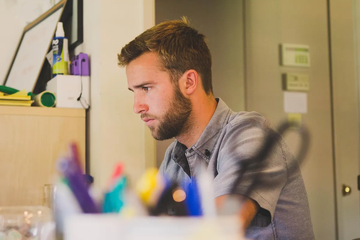 The Difference Between Stress and Burnout: Signs and When to Seek Help